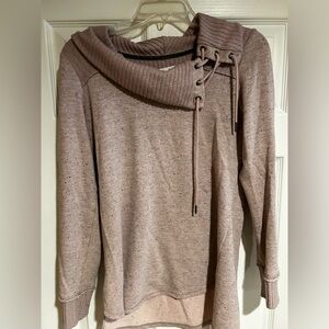 Maurice’s size M top with drawstring accents